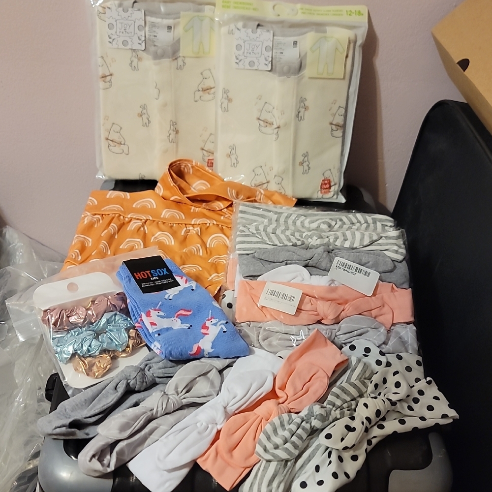 nwt uniqlo newborn bodysuit and accessories